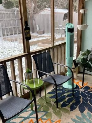 Cedar mosquito-screen patio